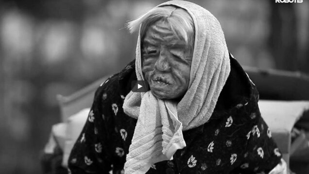 çöp toplayan kadın robotu