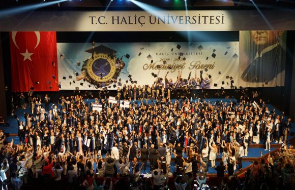 Haliç Üniversitesi’nde 18’inci mezuniyet coşkusu