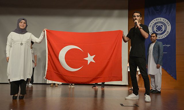 İstanbul Aydın Üniversitesi TÖMER öğrencileri mezun oldu