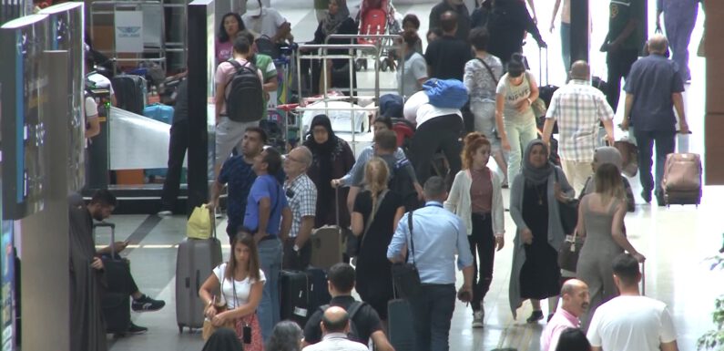 Sabiha Gökçen’de bayram yoğunluğu