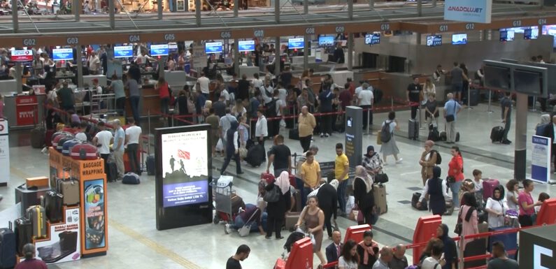 Sabiha Gökçen’de bayram yoğunluğu sürüyor