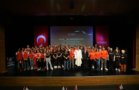 Altınbaş Üniversitesi’nde akademik yılla ‘Öğrenci Ombudsmanlığı’ birimi de açıldı