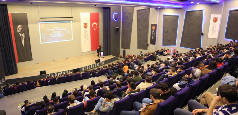 Binlerce öğrenci yeni akademik yıla ‘merhaba’ dedi