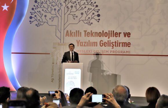 AKILLI TEKNOLOJİLER VE YAZILIM GELİŞTİRME MESLEKİ GELİŞİM PROGRAMI TANITIM TOPLANTISI YAPILDI