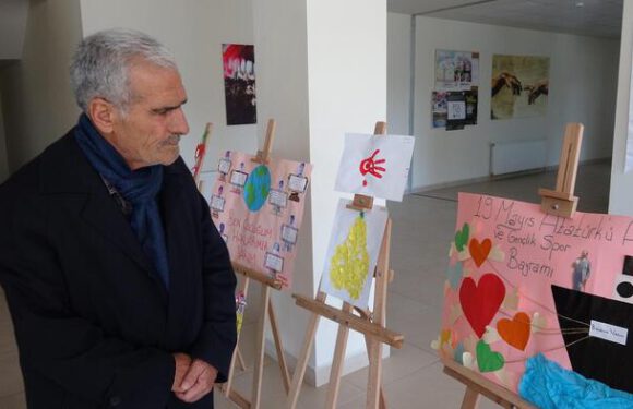 Fethi Sekin'in babası, oğlunun adını taşıyan serginin açılışına katıldı