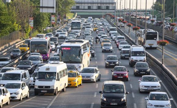 Trafiğe bir ayda 100 bine yakın aracın kaydı yapıldı