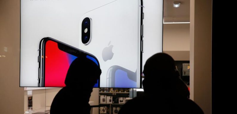 Apple, eski iPhone sahiplerine 25 dolar ödeyecek