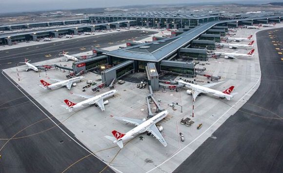 Azerbaycan ile kara ve hava yolu ulaşımı durduruldu