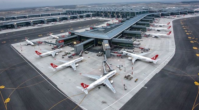 Azerbaycan ile kara ve hava yolu ulaşımı durduruldu