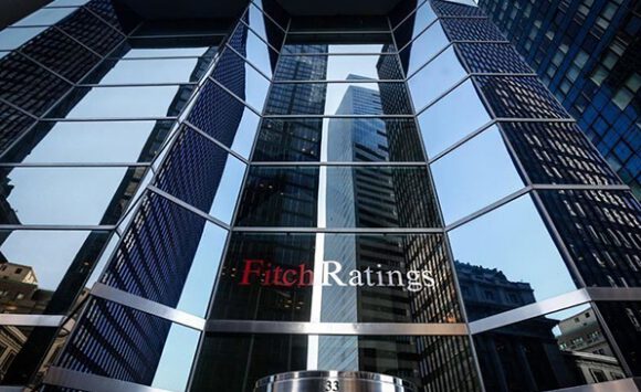 Fitch küresel büyüme tahminini düşürdü