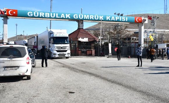 Yumurta yüklü 150 tır Gürbulak’ta bekliyor