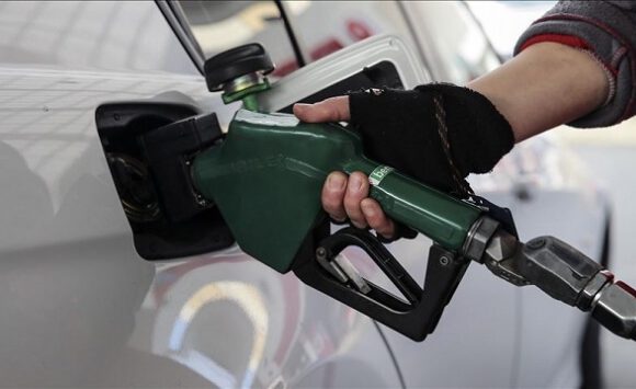 Benzinde 9 kuruş indirim… Benzin ve mazot ne kadar? Petrol fiyatları düşüyor…