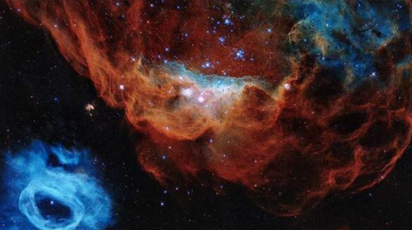 Hubble Uzay Teleskobu 30. yılını kozmosun yeni bir görüntüsüyle kutladı