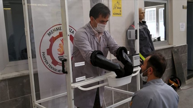 Meslek lisesi öğretmenlerinden “İzole Numune Alma Ünitesi”