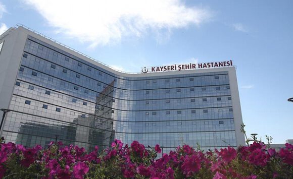 Salgınla mücadeleye en büyük katkı şehir hastanelerinden