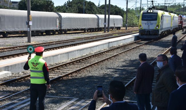 Marmaray’dan geçen ilk yurt içi yük treni Tekirdağ’a ulaştı