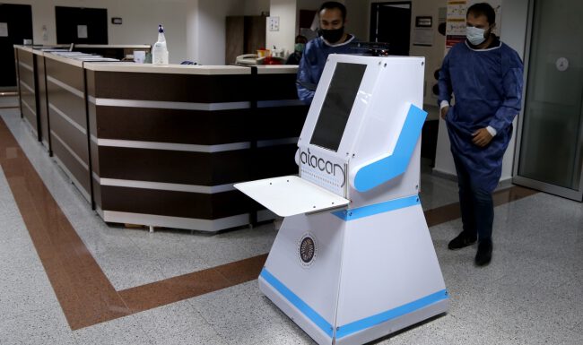 Hemşire robot ‘Atacan’ göreve başladı