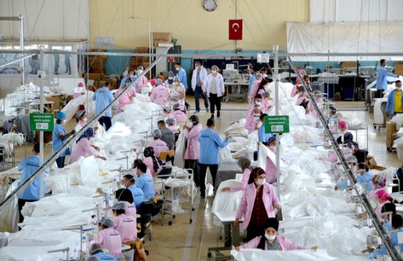 Pandemide medikale yönelen tekstil fabrikası 42 bin kişiye iş imkanı sağladı