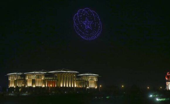 30 Ağustos Zafer Bayramı’na özel 300 İHA ile ışık gösterisi yapıldı