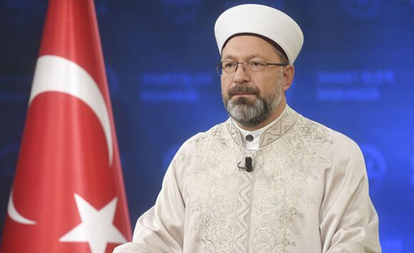 Ali Erbaş: Din ile bilim arasında bir ayrışma söz konusu değildir