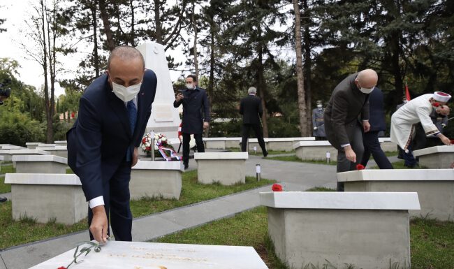 Bakan Çavuşoğlu, Bratislava Türk Şehitliği ve Anıtı’nın açılışını yaptı