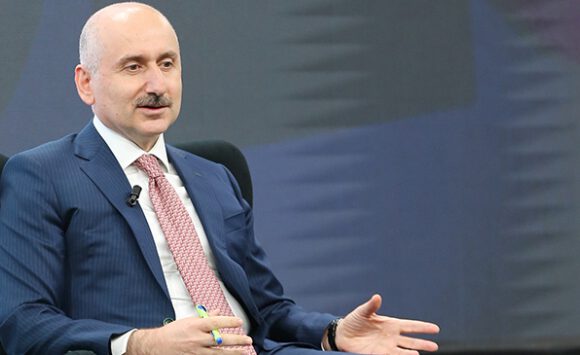 Bakan Karaismailoğlu: PTT’de çok büyük bir dönüşüm hazırlığı içindeyiz