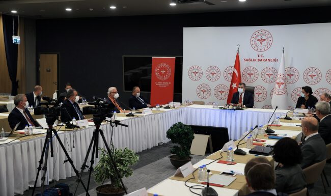 Bakan Koca: Mecburiyetiniz yoksa dışarı çıkmayın