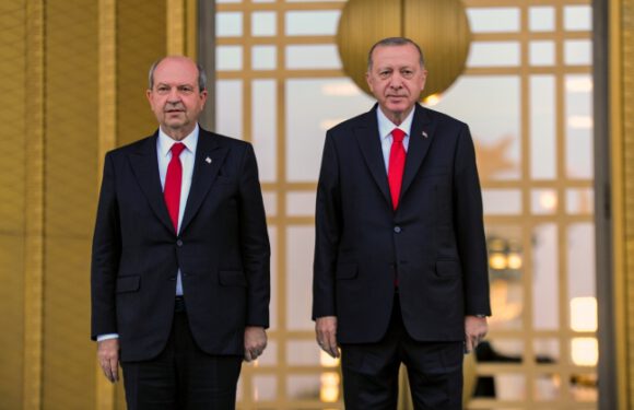 Cumhurbaşkanı Erdoğan, KKTC Cumhurbaşkanı Tatar’ı resmi törenle karşıladı