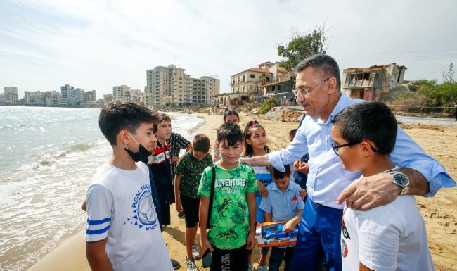 Cumhurbaşkanı Yardımcısı Oktay Kapalı Maraş’ı ziyaret etti