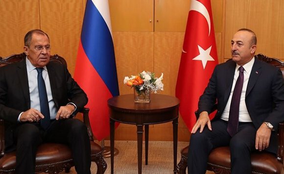 Dışişleri Bakanı Çavuşoğlu, Rus mevkidaşı Lavrov ile görüştü