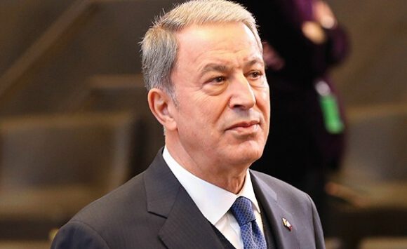 Hulusi Akar’dan şehit askerler için taziye mesajı