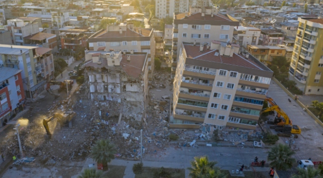 İzmir’de 124 ağır hasarlı bina tespit edildi