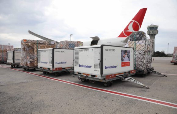 Turkish Cargo, COVID-19 aşılarını tüm dünyaya taşıyor