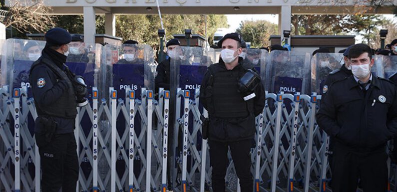 Boğaziçi’nde rektör protestosu: 21 kişi adliyeye sevk edildi