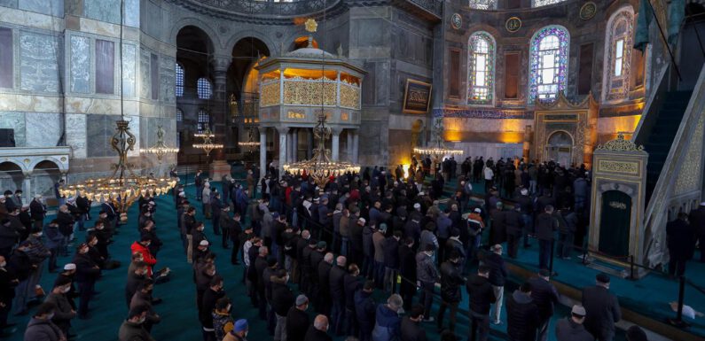 Dündar Osmanoğlu için Ayasofya Camii’nde gıyabi cenaze namazı