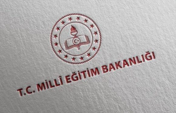 MEB: Okullarda bayrak töreni yapılacak ve İstiklal Marşı’mız okunacak