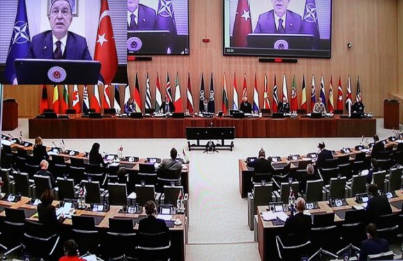 Bakan Akar: NATO’da terörle mücadelede birlik içinde hareket etmenin altını çizdik