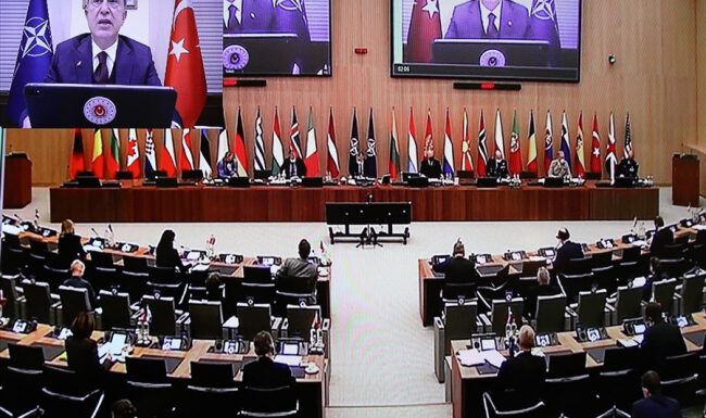 Bakan Akar: NATO’da terörle mücadelede birlik içinde hareket etmenin altını çizdik