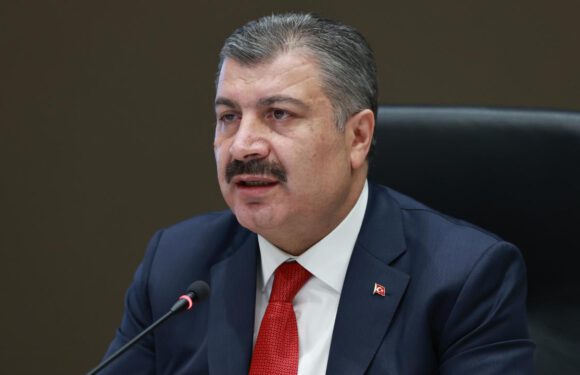 Bakan Koca: Büyüklerimiz bizim kıymetlilerimiz