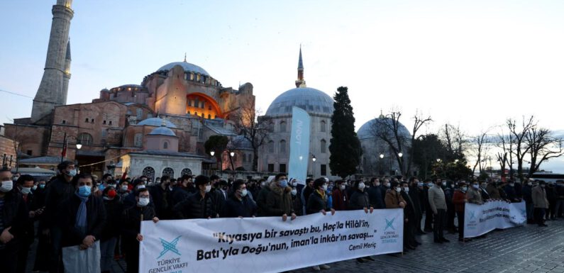 Boğaziçi’ndeki provokasyona TÜGVA’dan tepki