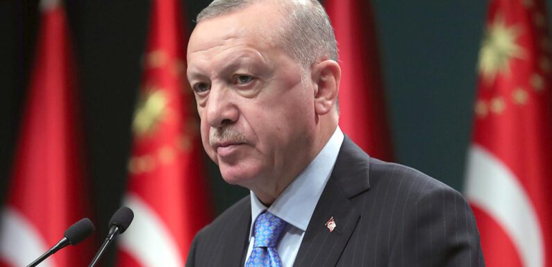 Cumhurbaşkanı Erdoğan: Elektrikli sürücüsüz otobüsün hayırlı olmasını diliyorum