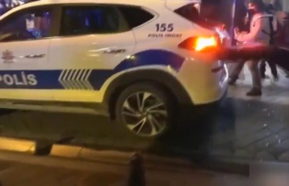 Kadıköy’de polise saldıran 5 kişi yakalandı