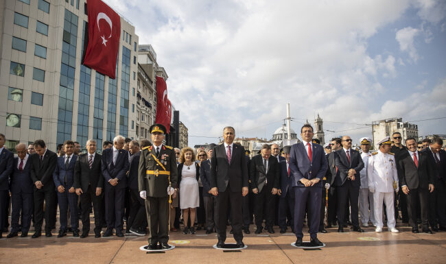 30 Ağustos Zafer Bayramı kutlanıyor