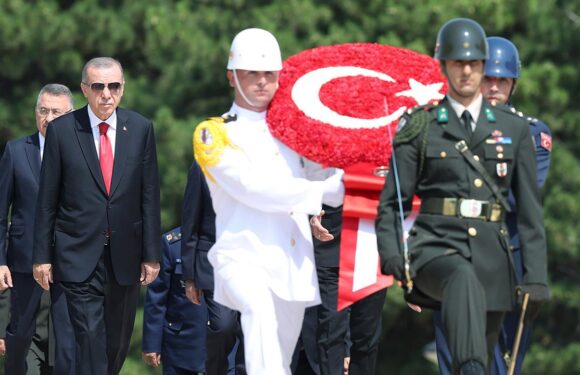 Cumhurbaşkanı Erdoğan başkanlığındaki devlet erkanı, Anıtkabir’i ziyaret etti