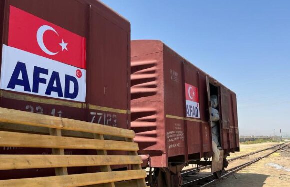 AFAD’dan Pakistan’a 26 bin çadır, 400 binden fazla gıda ve hijyen kolisi desteği