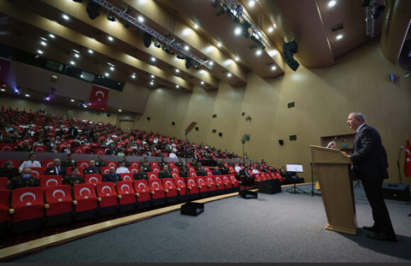 Bakan Akar: Zamanı geldiğinde bu saldırıları yapanlara gereği yapılacaktır