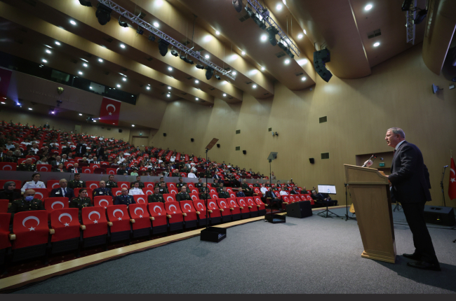 Bakan Akar: Zamanı geldiğinde bu saldırıları yapanlara gereği yapılacaktır