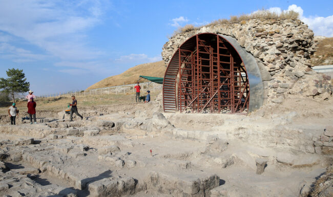 Keykubadiye Sarayı’ndaki 800 yıllık su kanalları gün yüzüne çıkarılıyor