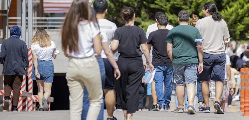 TUS ve STSTıp Doktorluğu sınavları yapıldı