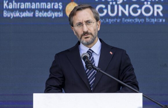 Fahrettin Altun: Okuma oranları azalmıyor, önemi giderek artıyor